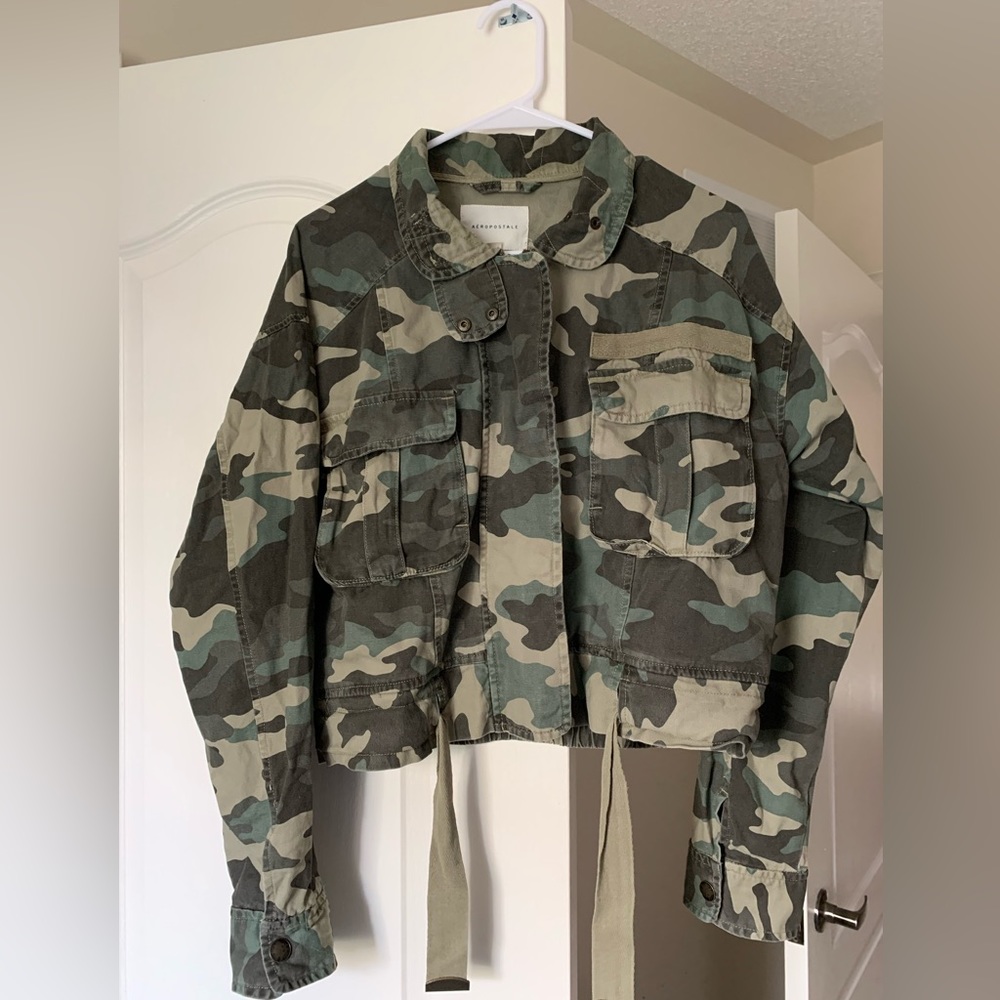 AEROPOSTALE Cropped Camo Jacket